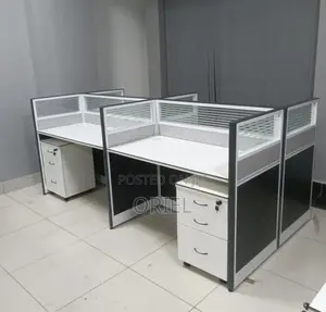 Office Workstation : 4-Person Modular Workstation