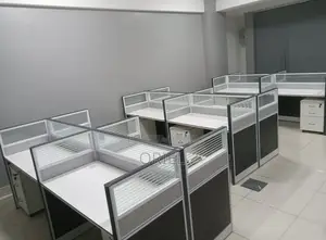 Office Workstation : 4-Person Modular Workstation