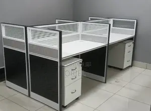 Office Workstation : 4-Person Modular Workstation