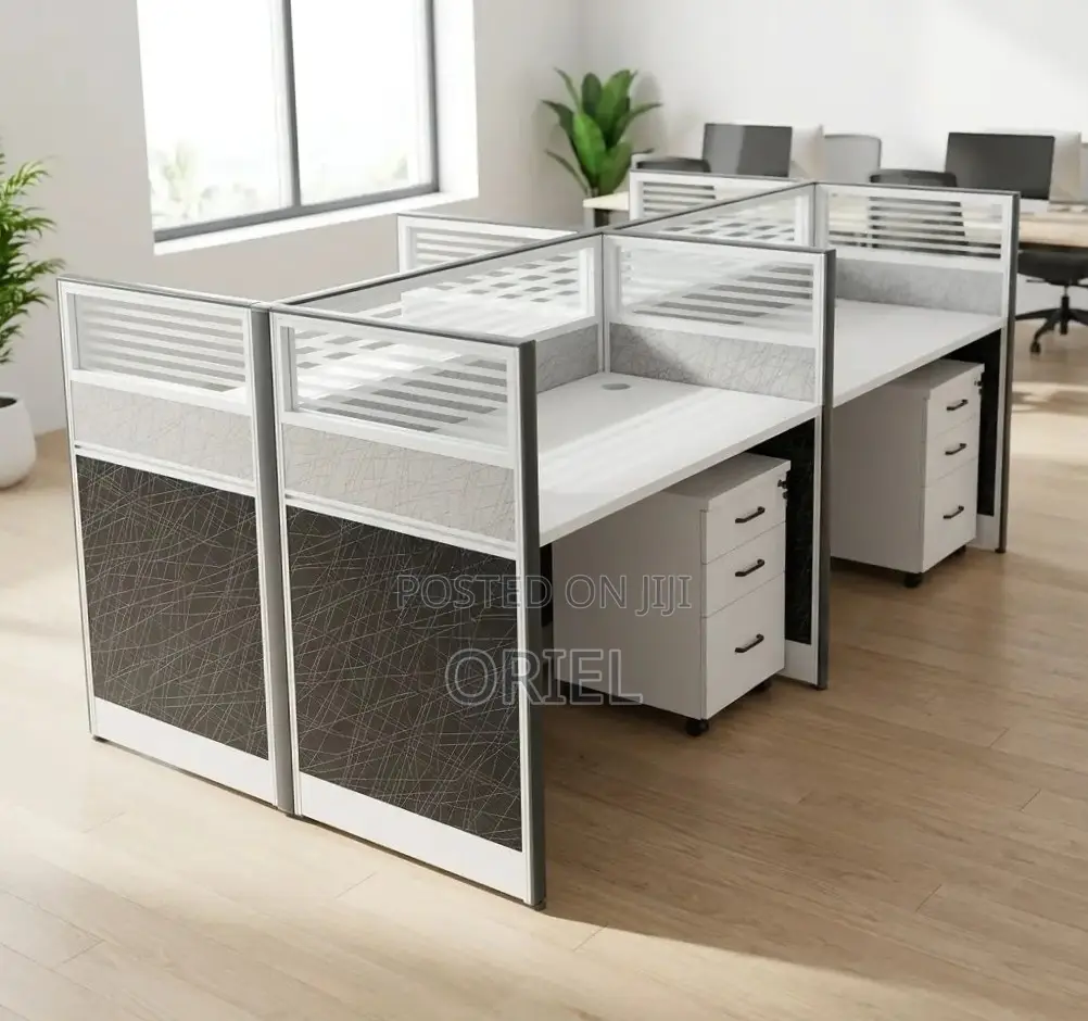 Office Workstation : 4-Person Modular Workstation