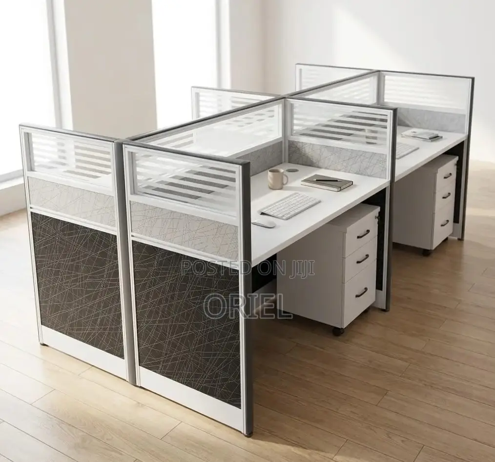 Office Workstation : 4-Person Modular Workstation