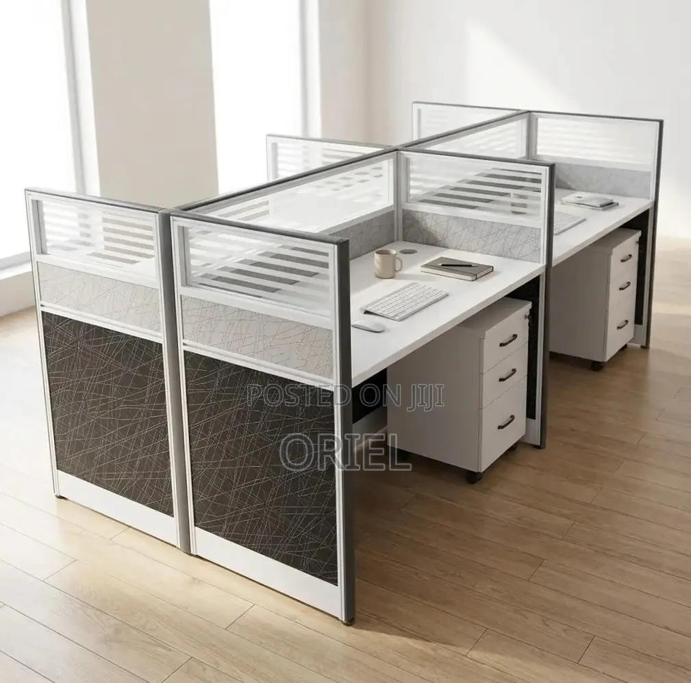 Office Workstation : 4-Person Modular Workstation