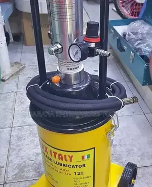 12 L Pneumatic Grease Bucket