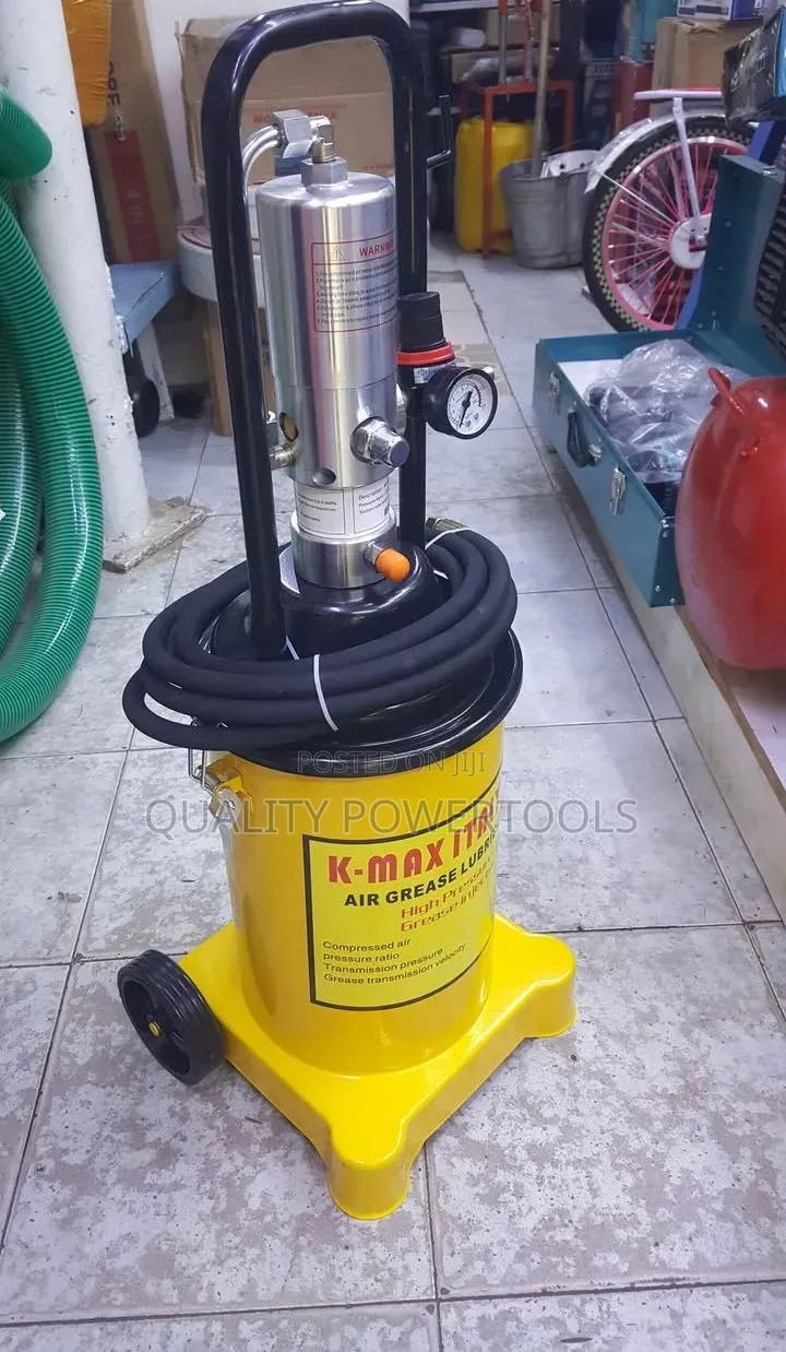 12 L Pneumatic Grease Bucket