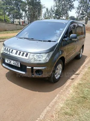 Mitsubishi Delica 2015 Gray