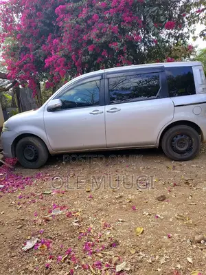 Toyota Sienta 1.5 AWD 2013 Silver