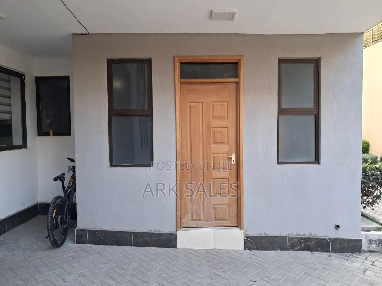 6bdrm Duplex in Fairfield Estate, Hotel 67 Area for rent