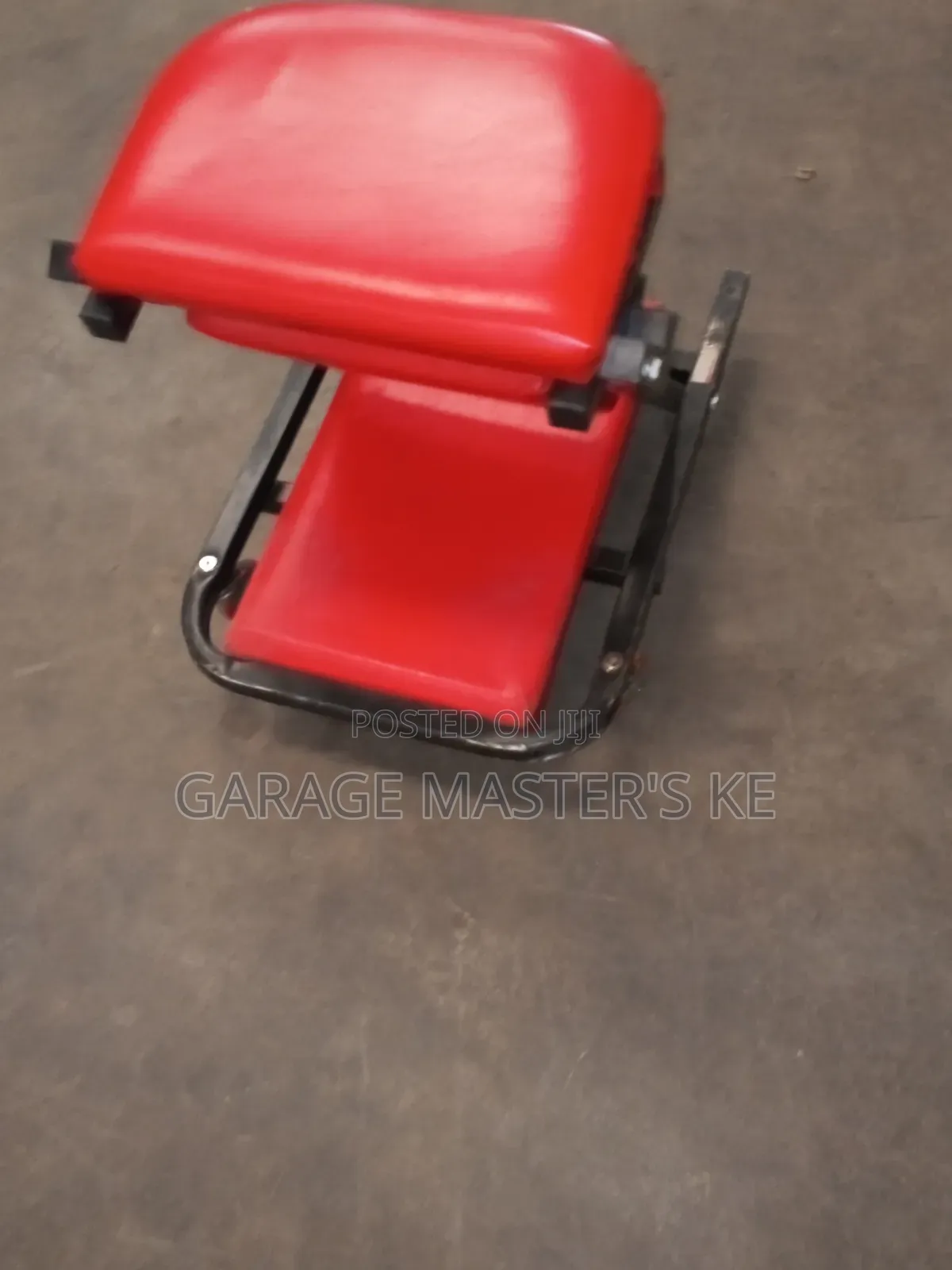 Padded Red Seat Comfortable Lying Board