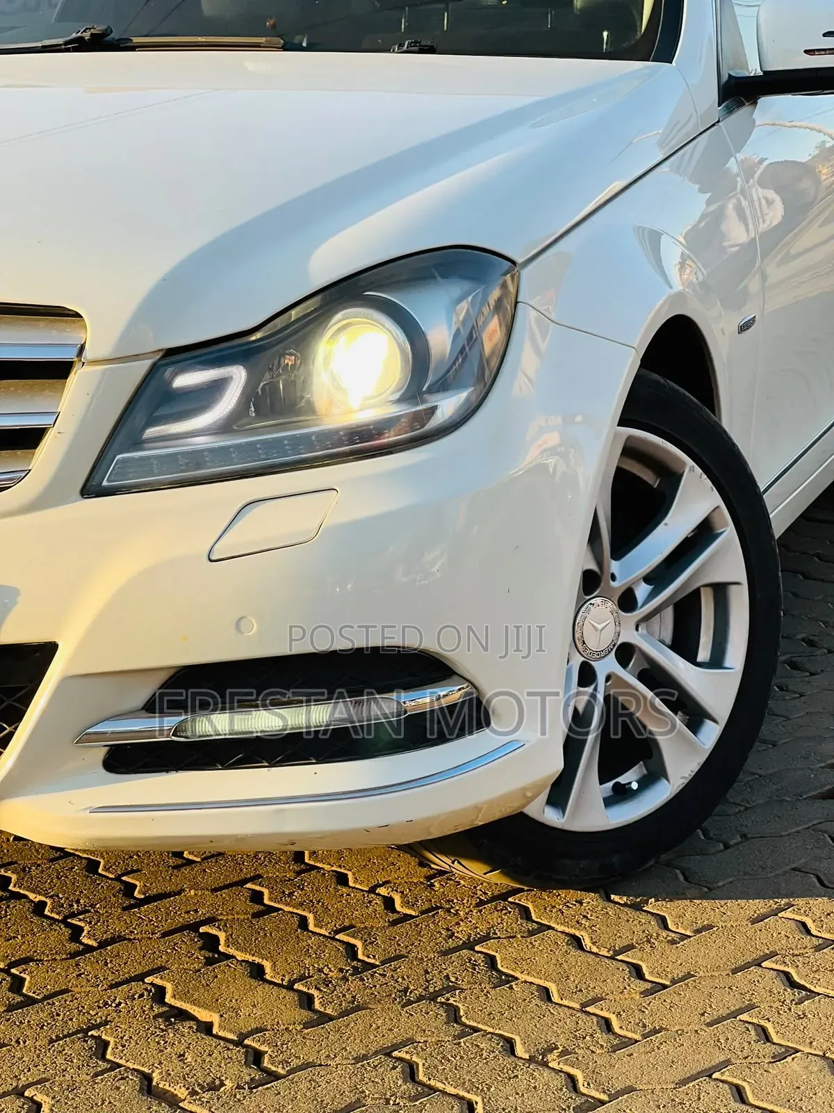 Mercedes-Benz C200 2011 White