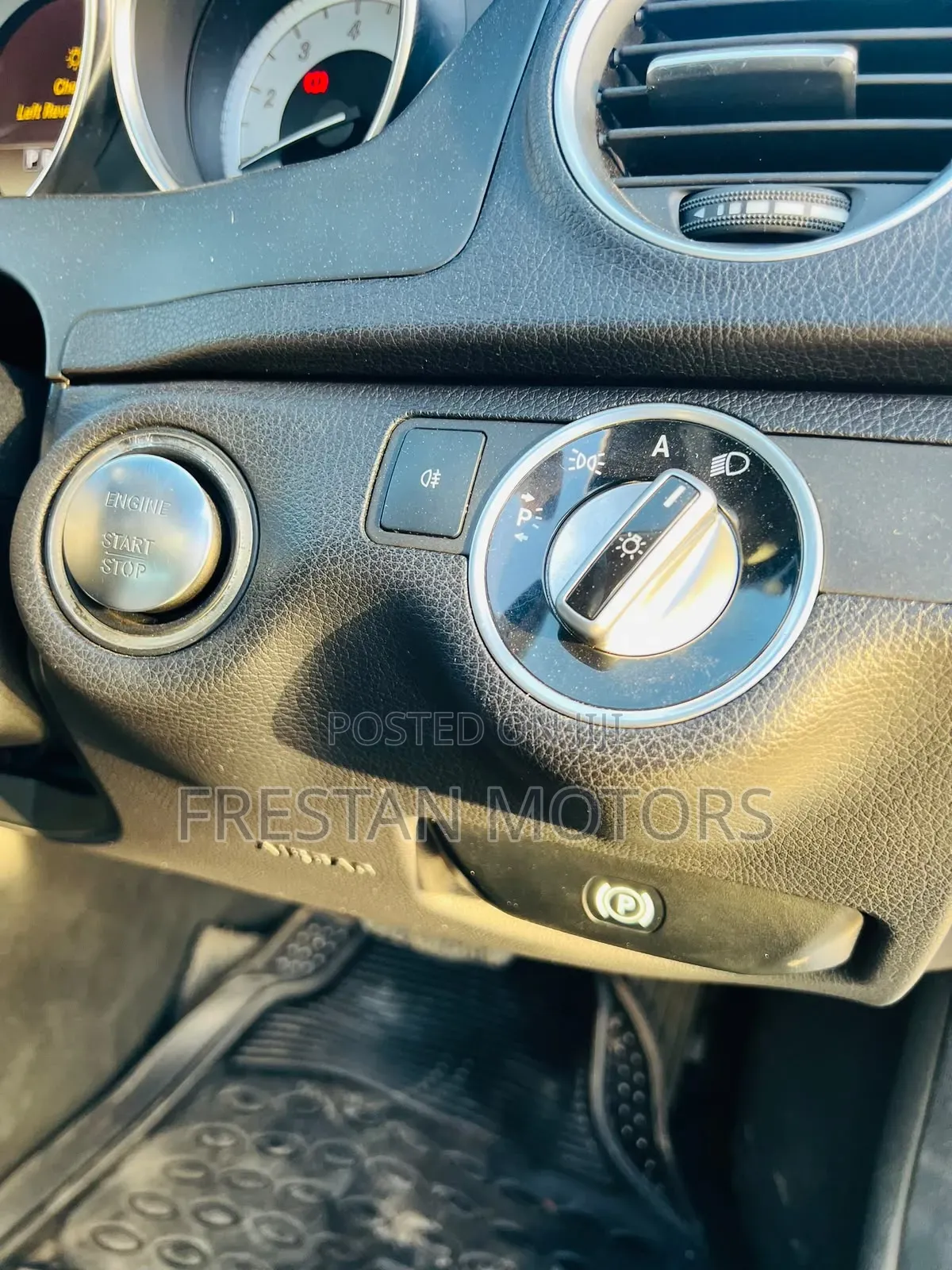Mercedes-Benz C200 2011 White