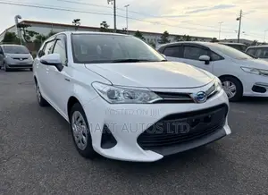 Toyota Corolla Fielder 1.5 Hybrid FWD 2020 Pearl