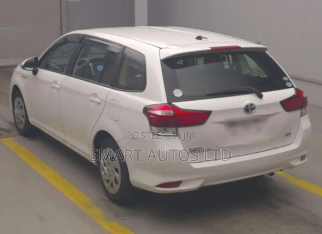 Toyota Corolla Fielder 1.5 Hybrid FWD 2020 Pearl