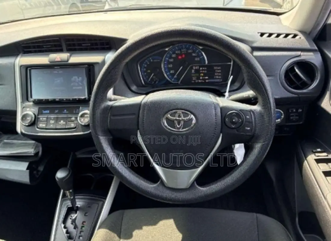 Toyota Corolla Fielder 1.5 Hybrid FWD 2020 Pearl