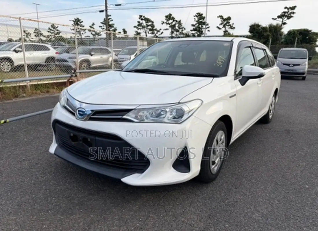 Toyota Corolla Fielder 1.5 Hybrid FWD 2020 Pearl