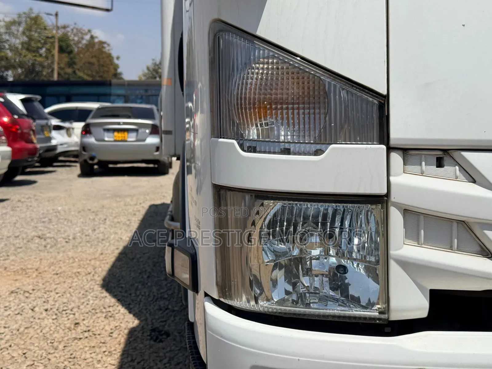 Isuzu Elf 4000cc Auto 2018