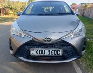 Toyota Vitz 2018 Silver