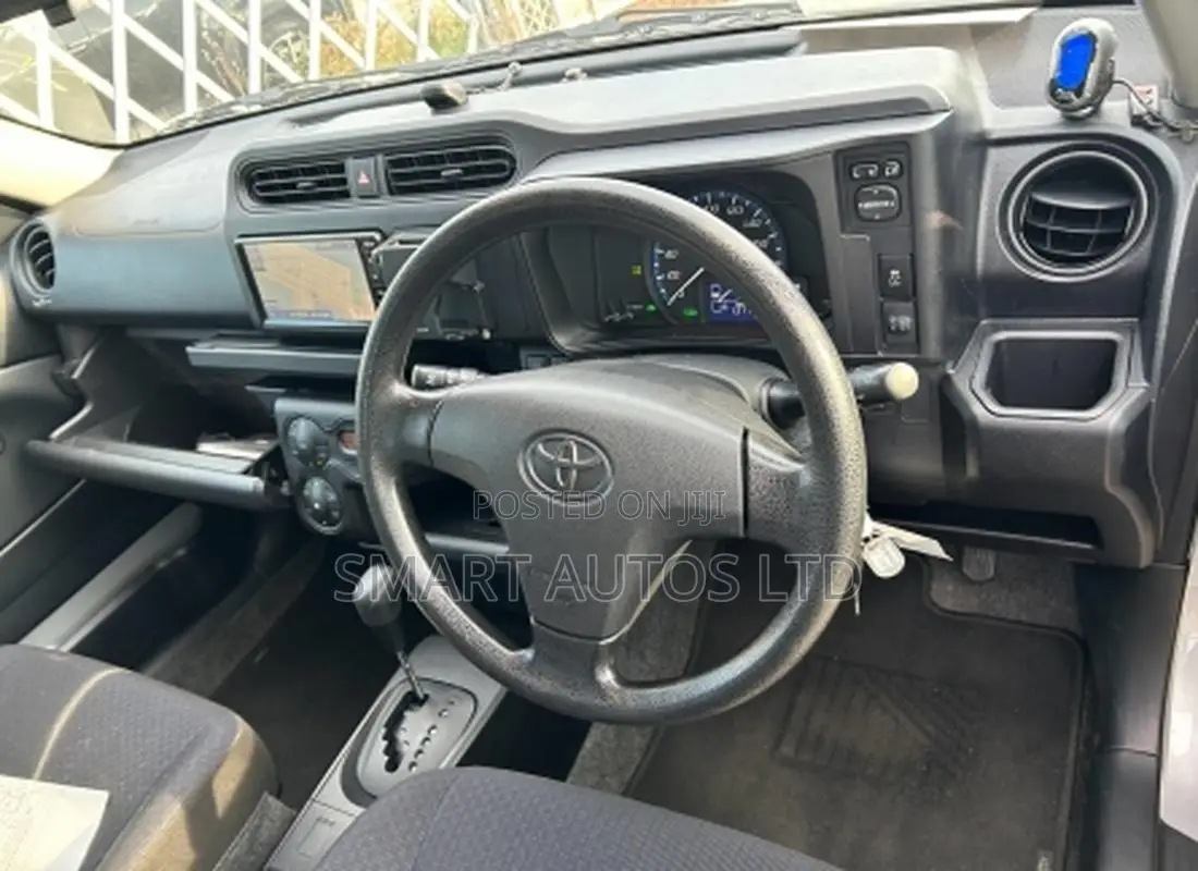 Toyota Probox 1.5 Hybrid DX 2021