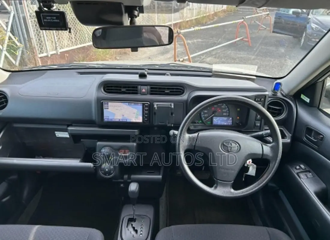 Toyota Probox 1.5 Hybrid DX 2021