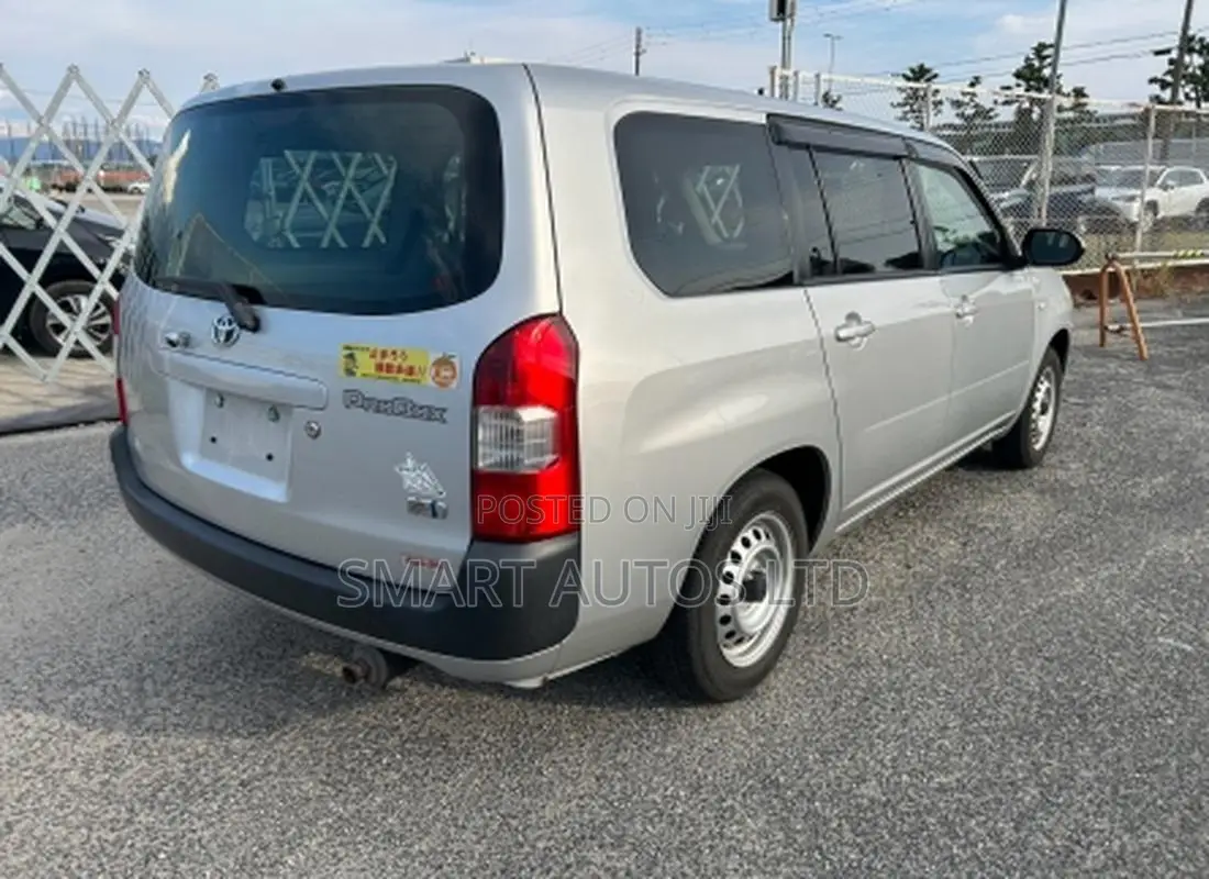 Toyota Probox 1.5 Hybrid DX 2021