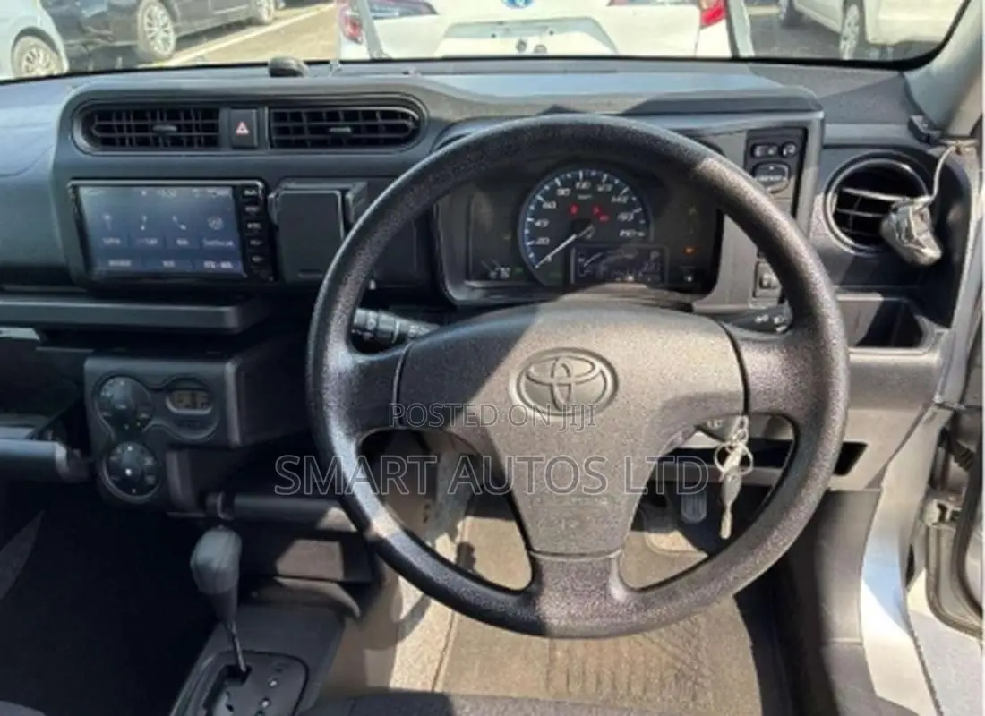 Toyota Probox 1.5 Hybrid DX 2021