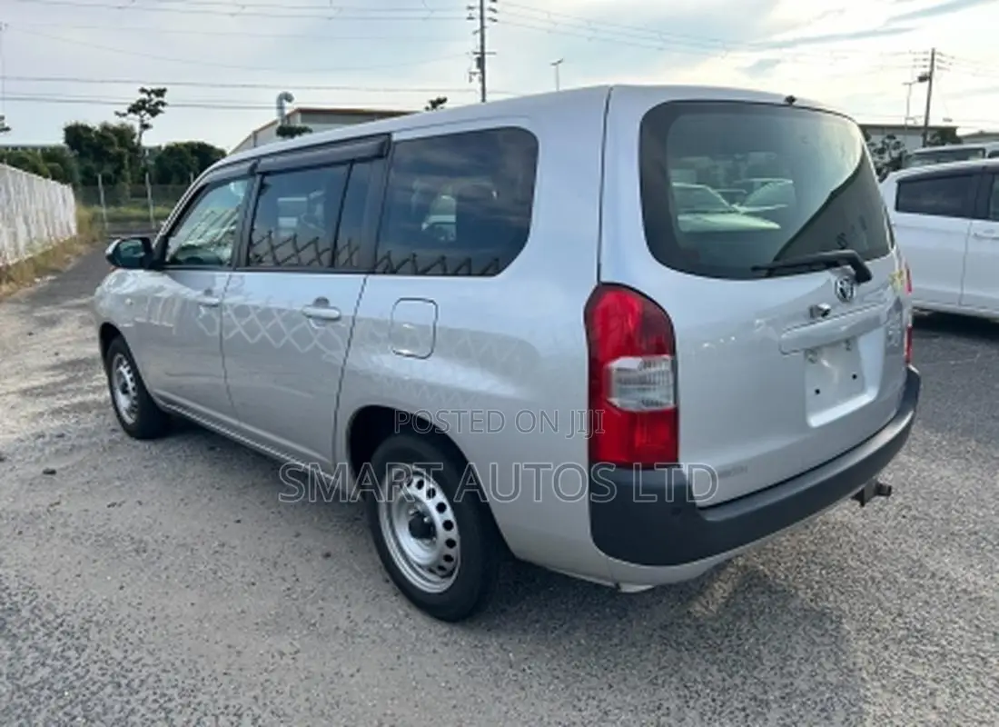 Toyota Probox 1.5 Hybrid DX 2021