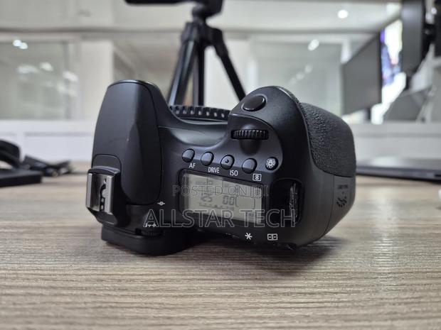 Canon Eos 60d DSLR Camera - thumbnail 3