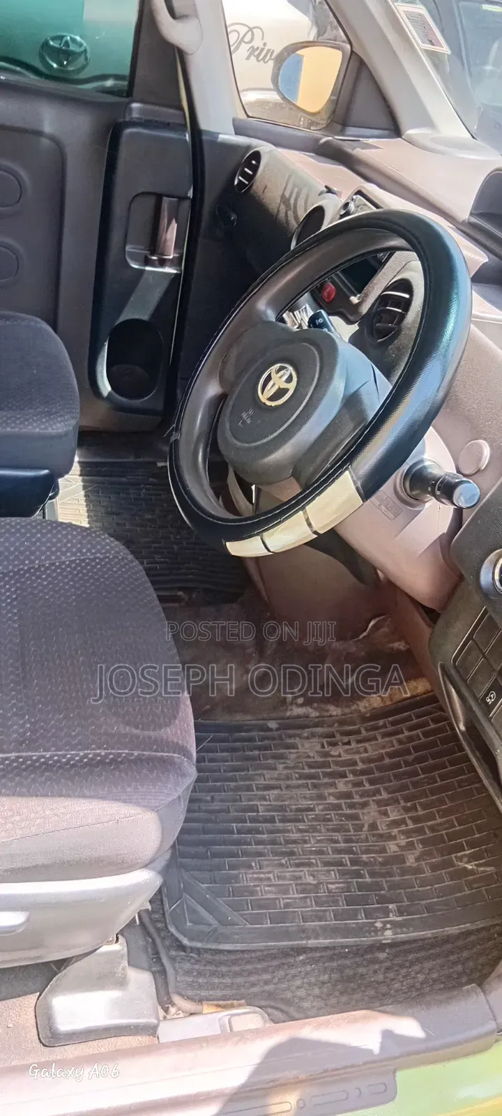 Toyota Porte 2012 Beige