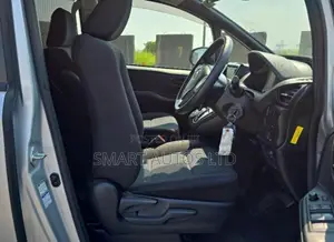Toyota Noah 2021 Silver