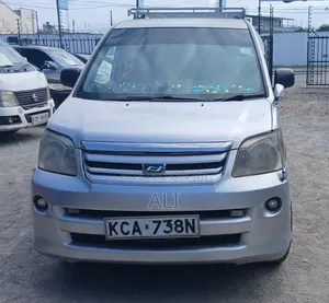 Toyota Noah 2007 Silver
