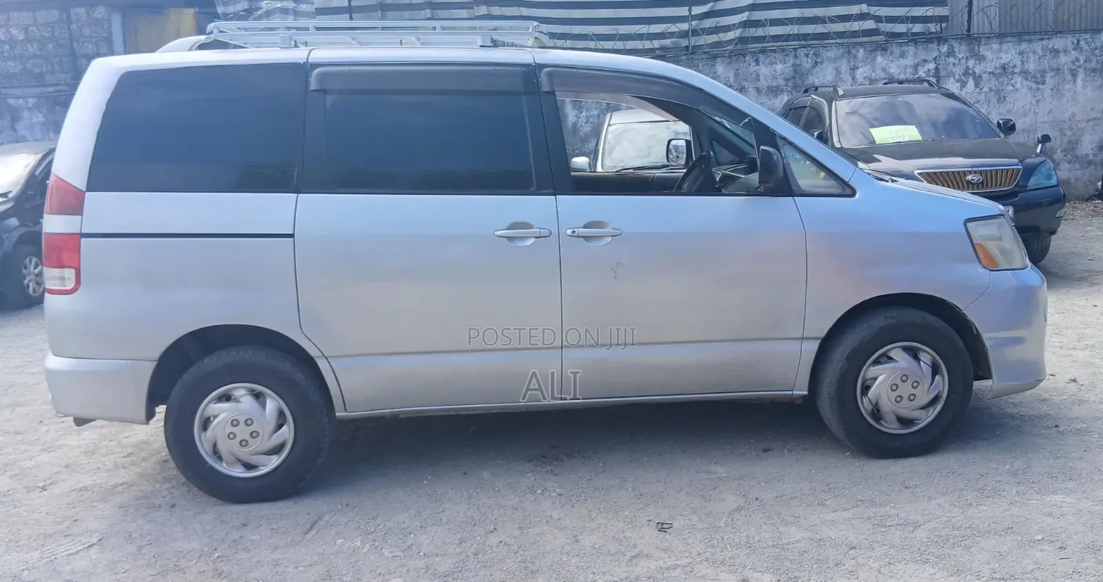 Toyota Noah 2007 Silver