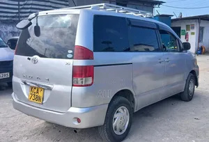 Toyota Noah 2007 Silver