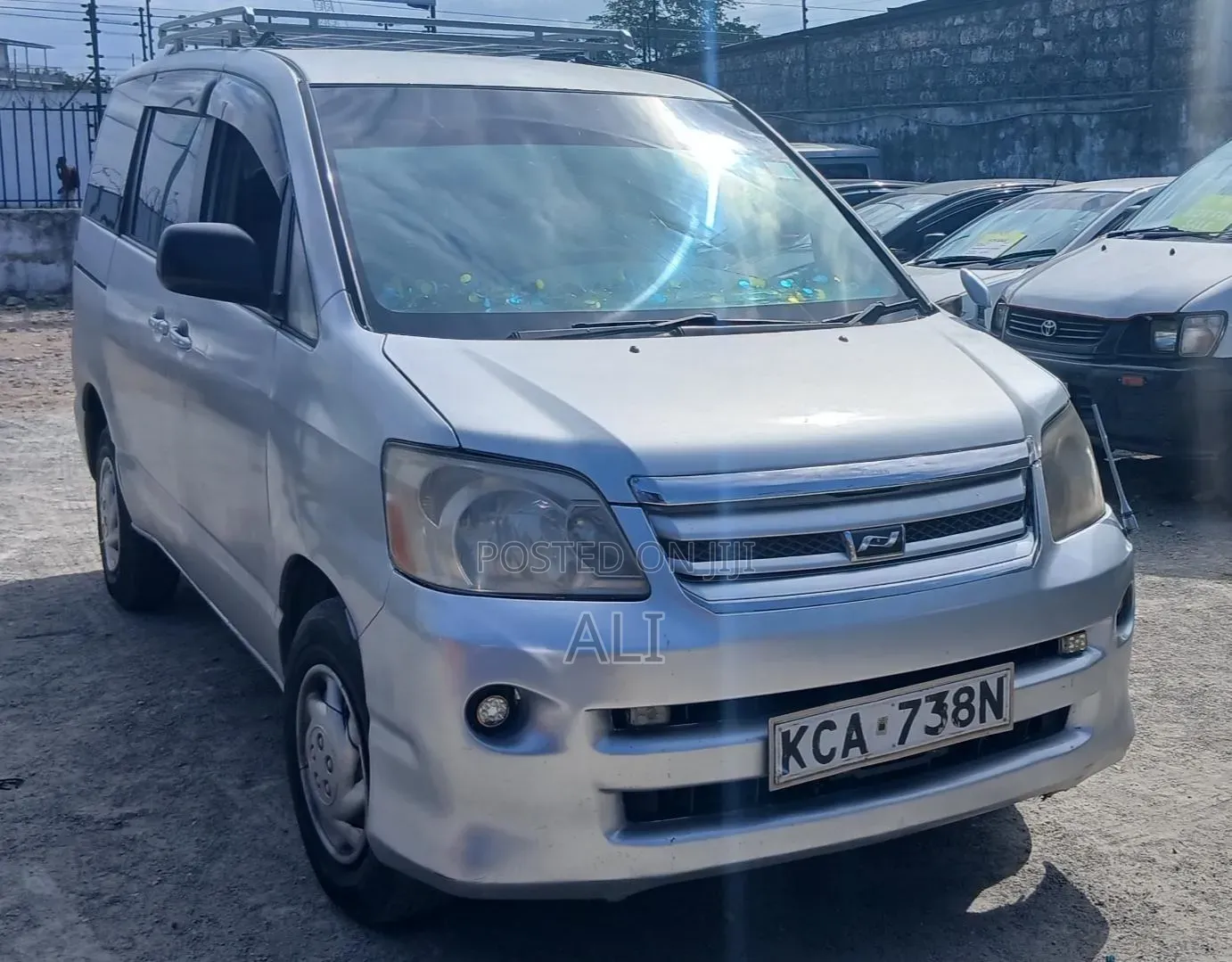 Toyota Noah 2007 Silver