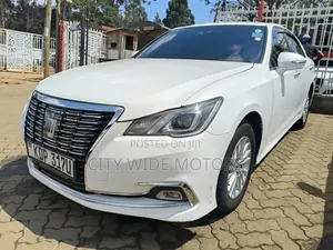 Toyota Crown 2016 White