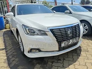 Toyota Crown 2016 White