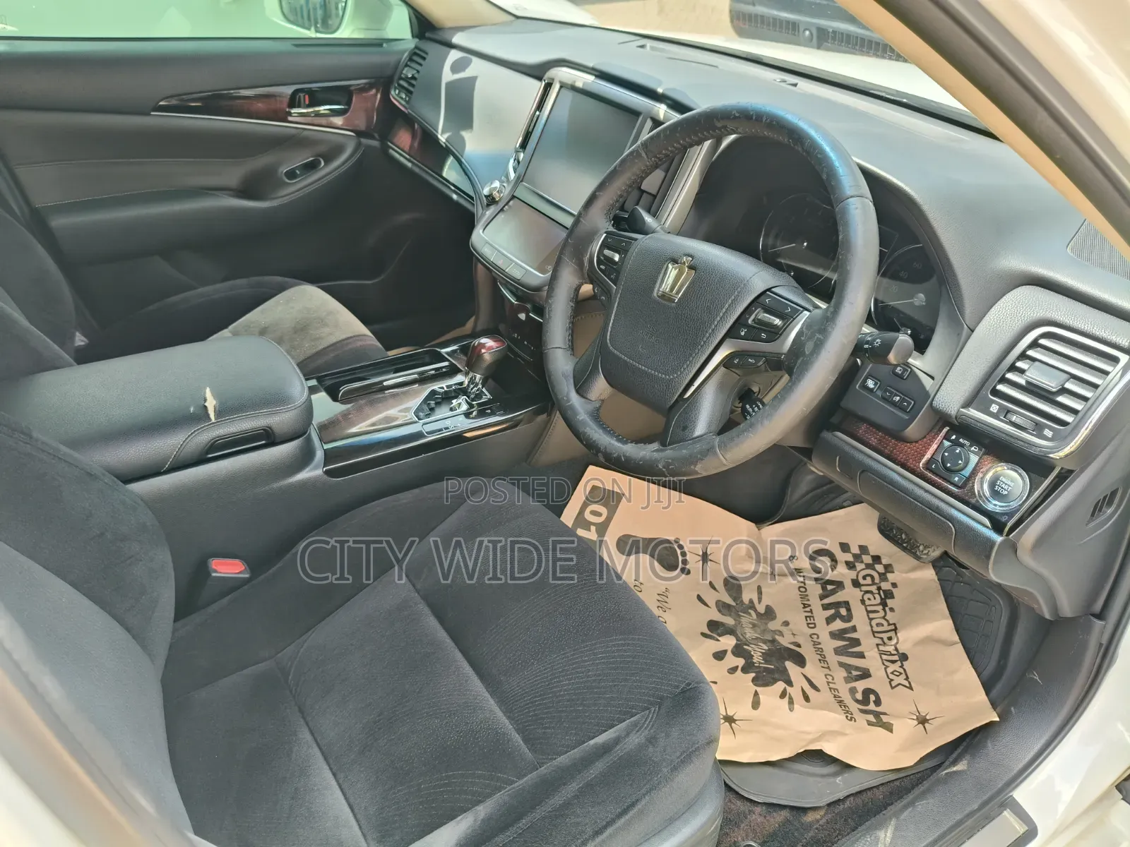 Toyota Crown 2016 White