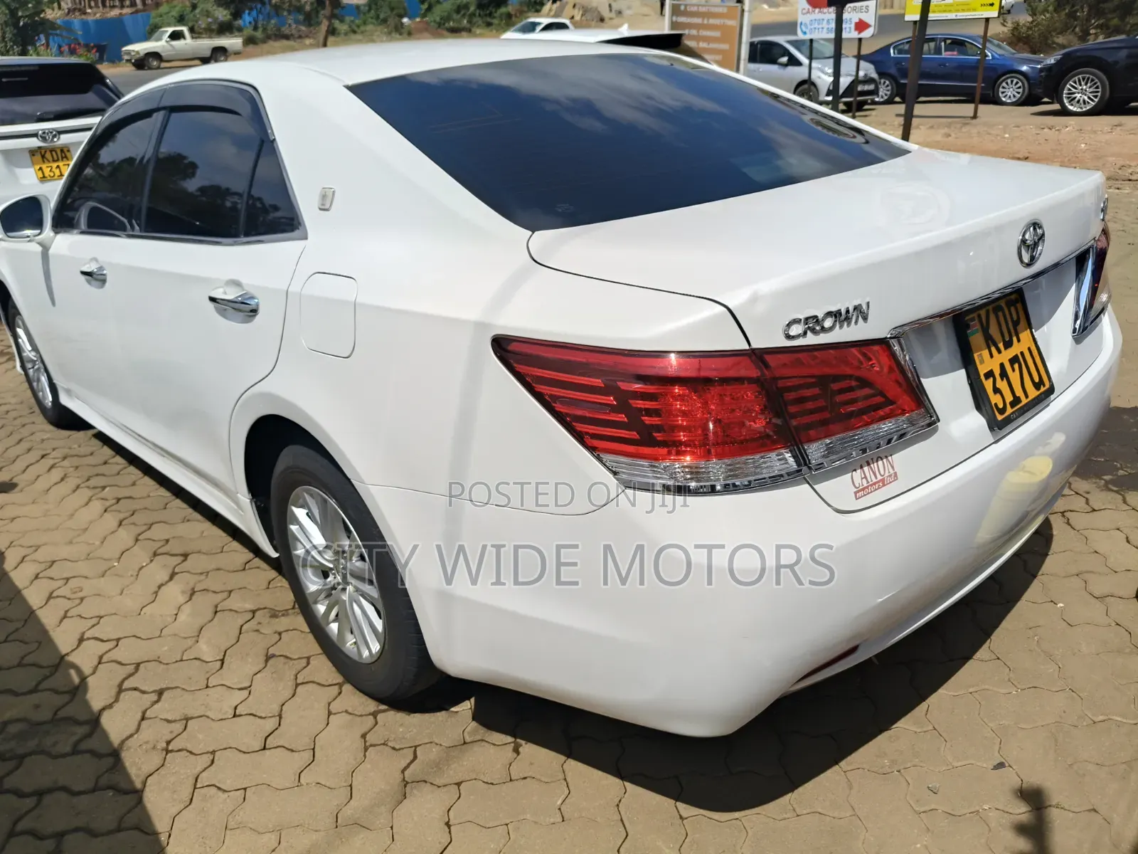 Toyota Crown 2016 White