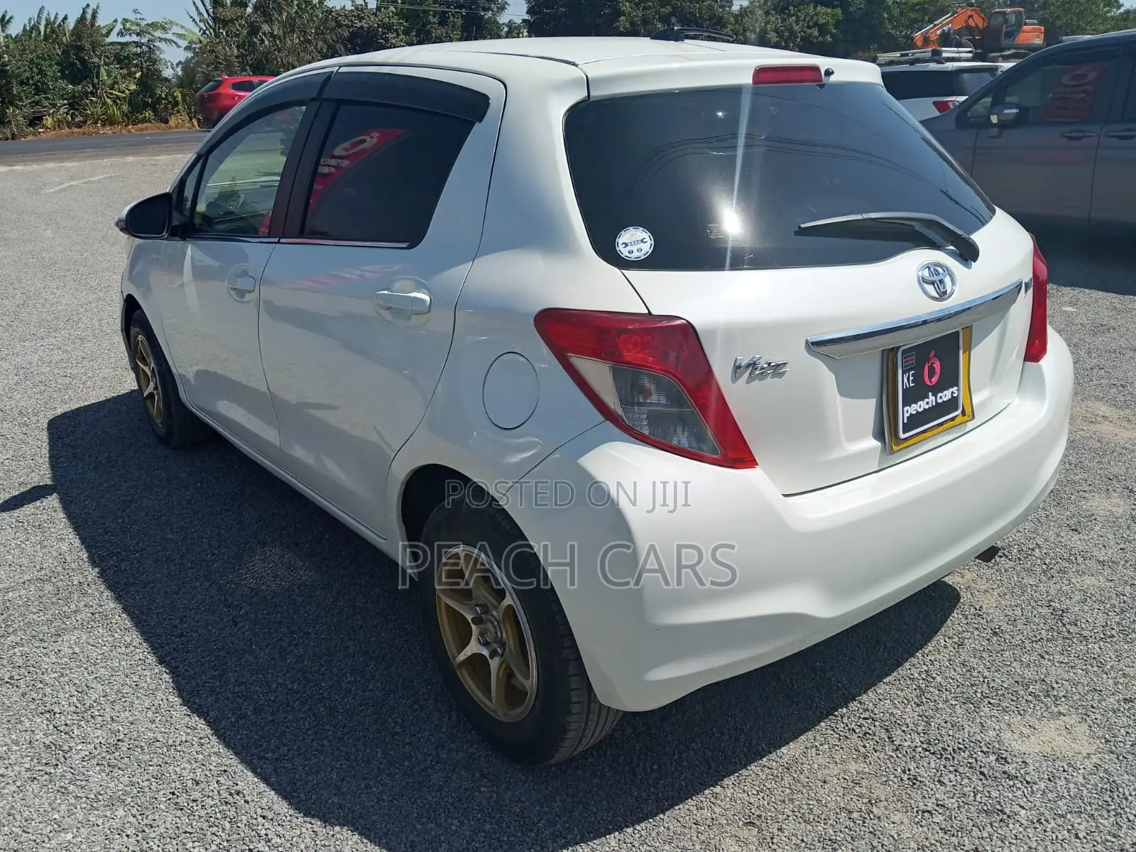 Toyota Vitz 2011 White