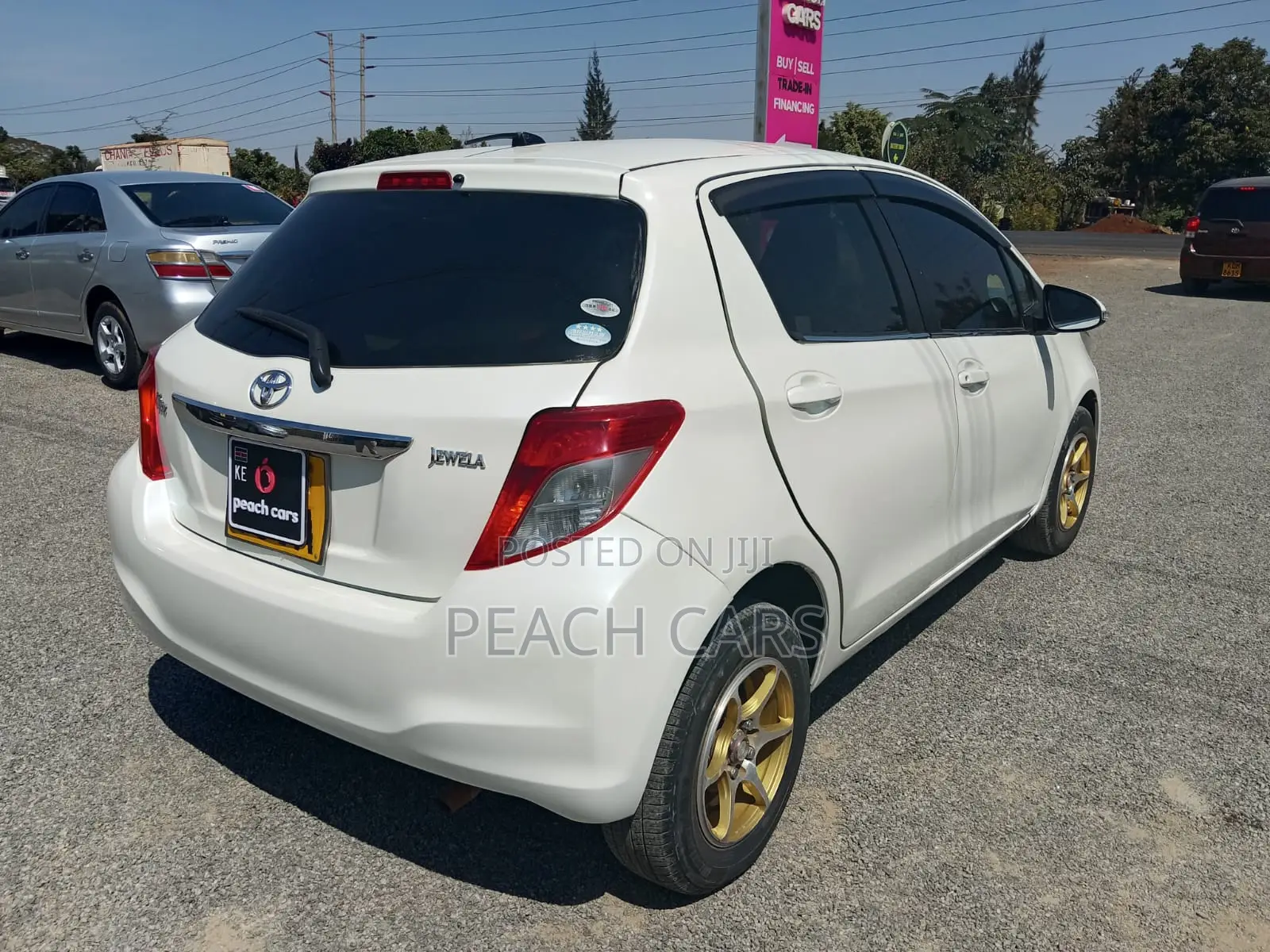 Toyota Vitz 2011 White