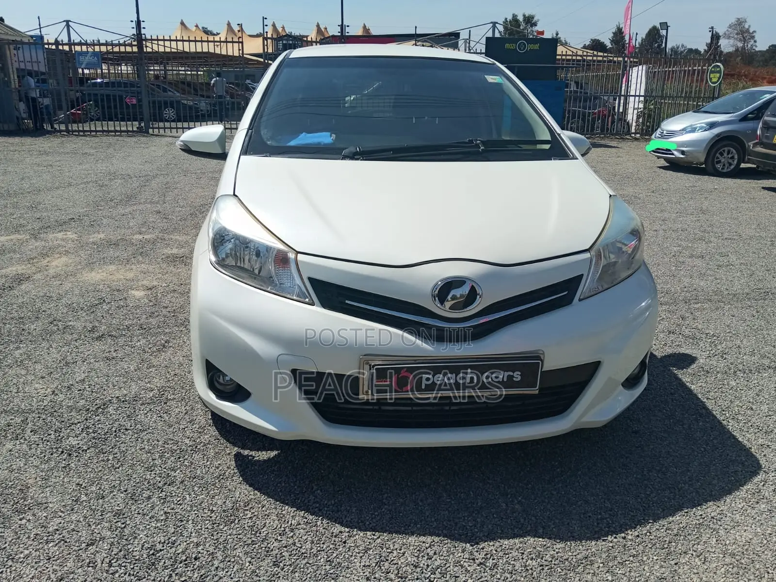 Toyota Vitz 2011 White