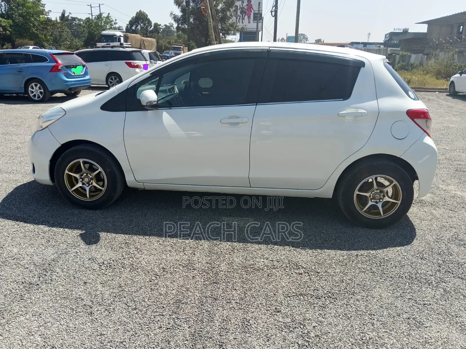 Toyota Vitz 2011 White