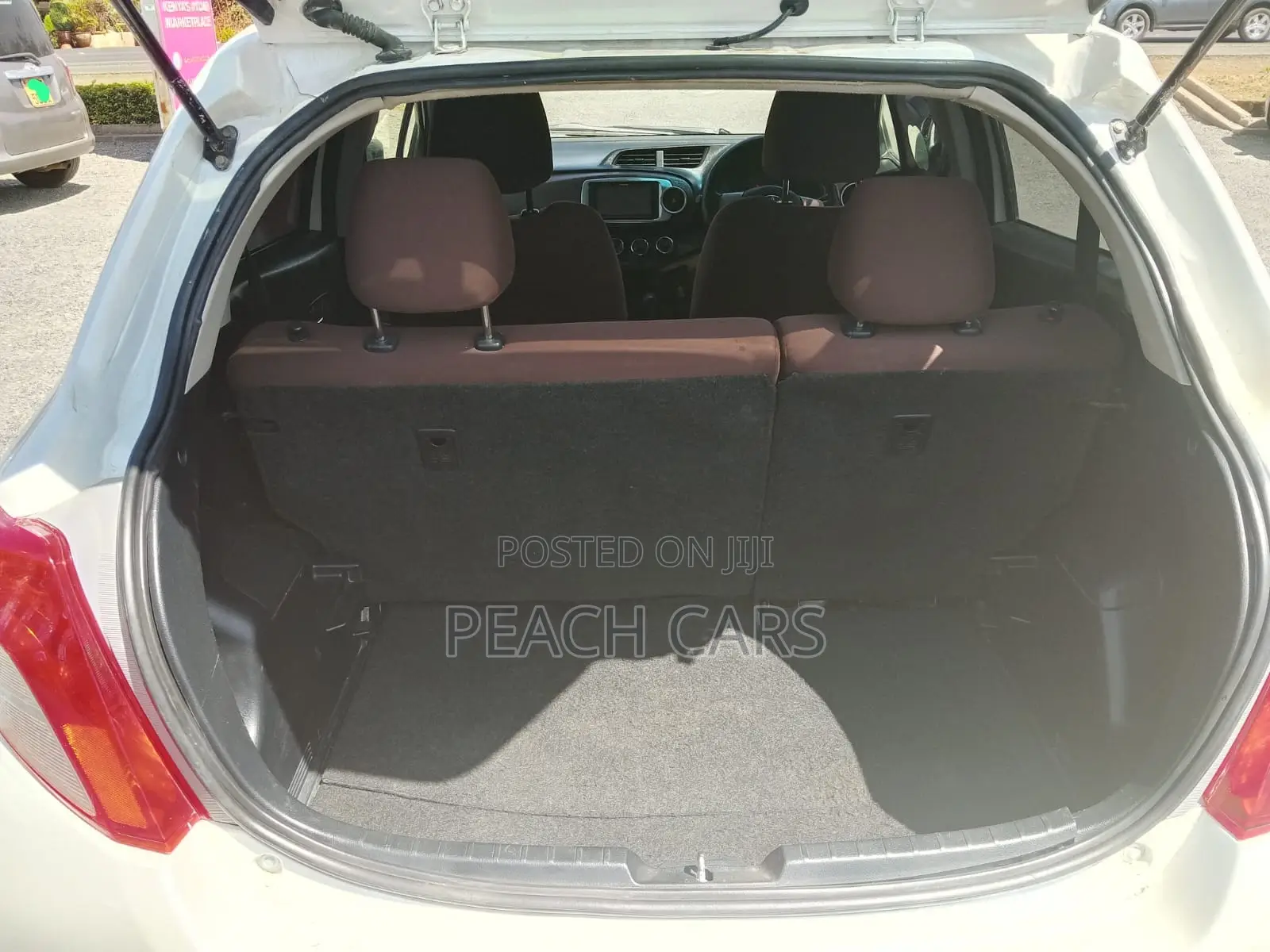 Toyota Vitz 2011 White