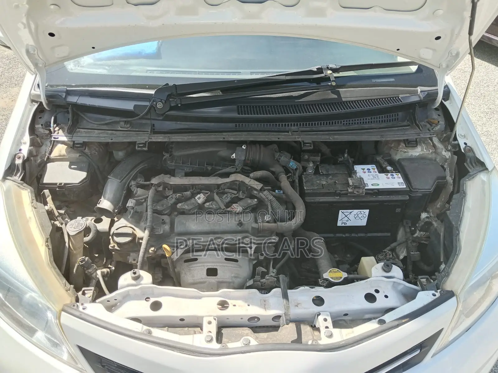 Toyota Vitz 2011 White
