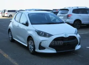 Toyota Yaris 2021 Pearl