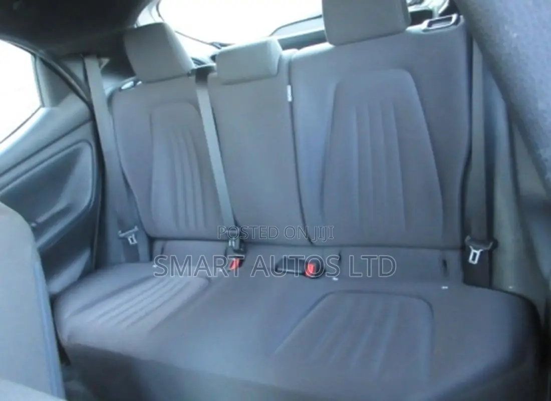 Toyota Yaris 2021 Pearl
