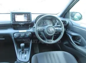 Toyota Yaris 2021 Pearl