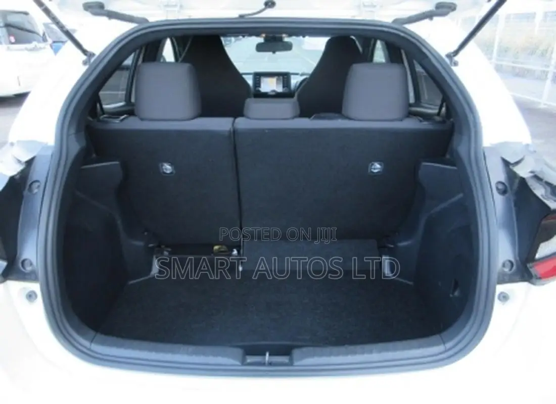 Toyota Yaris 2021 Pearl