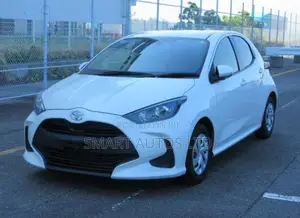 Toyota Yaris 2021 Pearl