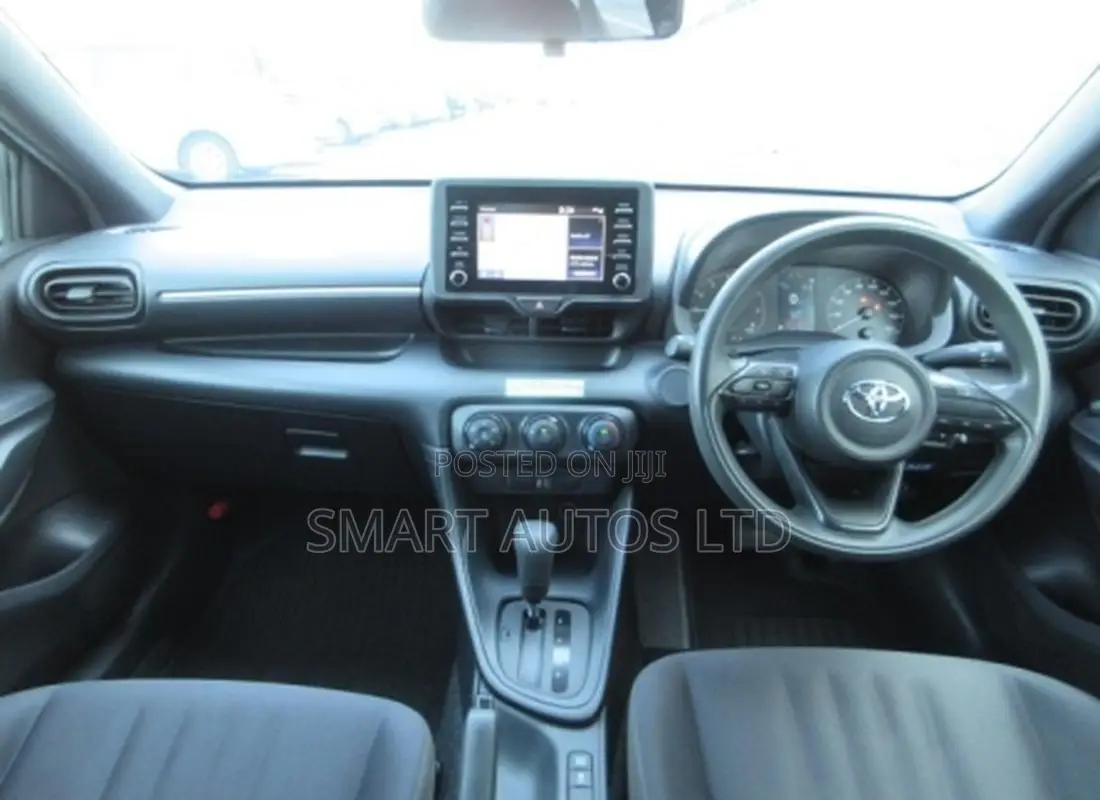 Toyota Yaris 2021 Pearl