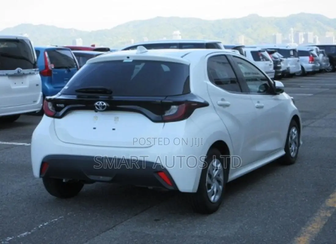 Toyota Yaris 2021 Pearl
