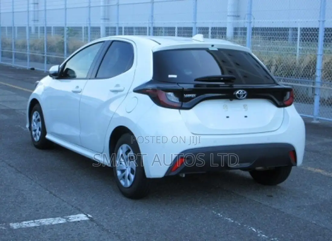 Toyota Yaris 2021 Pearl